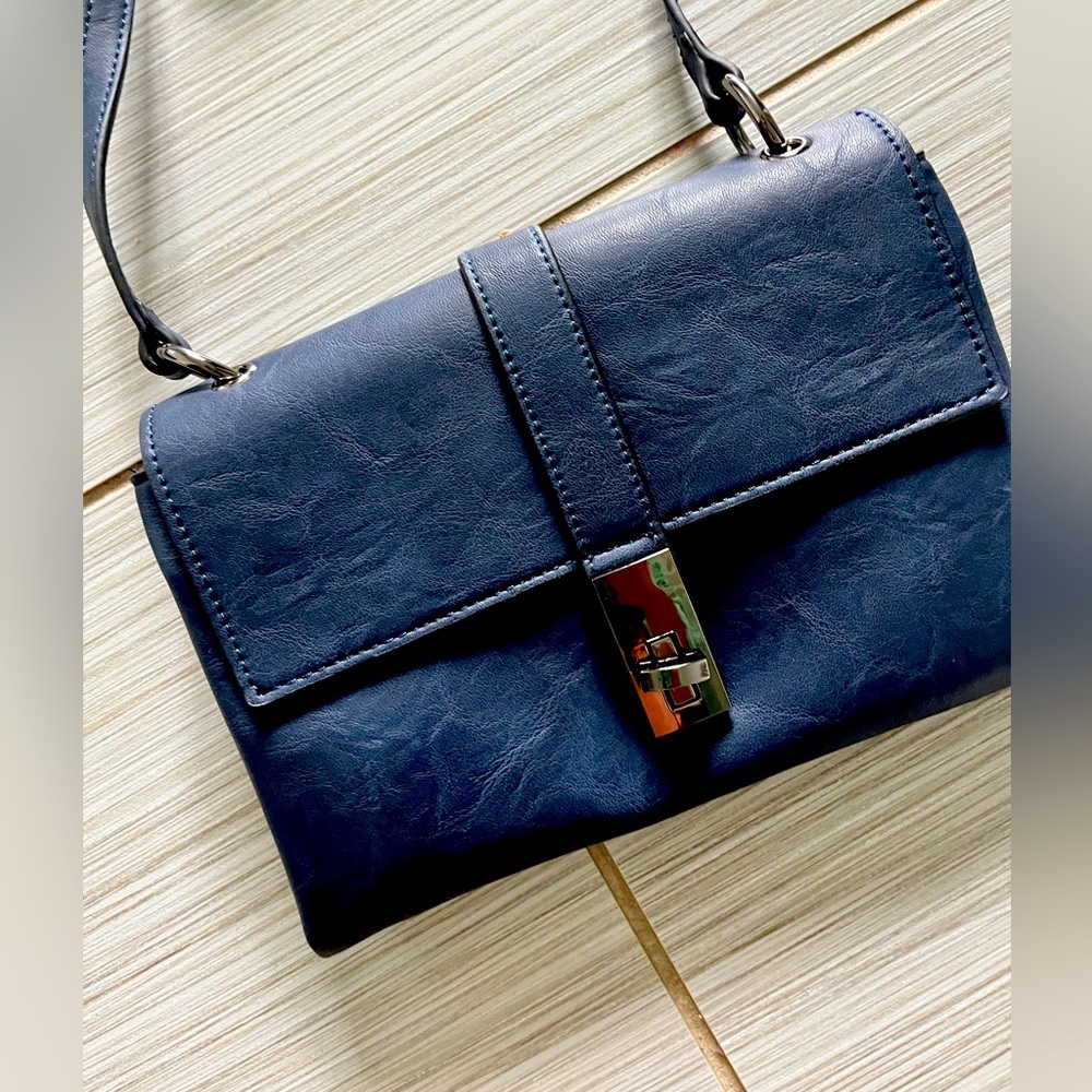Sondra Roberts Squared crossbody